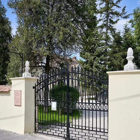 Buekfalva Kuria Apartmanhaz * Bük