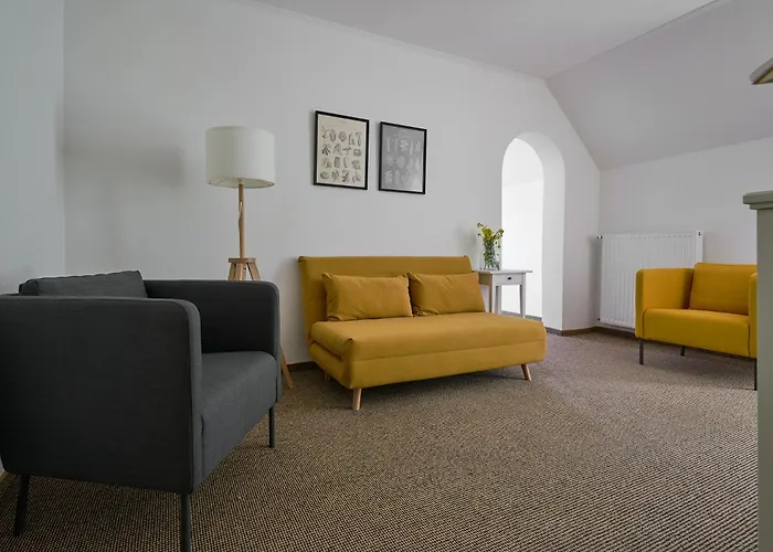 Buekfuerdo Kuria Studio, Buekfalva